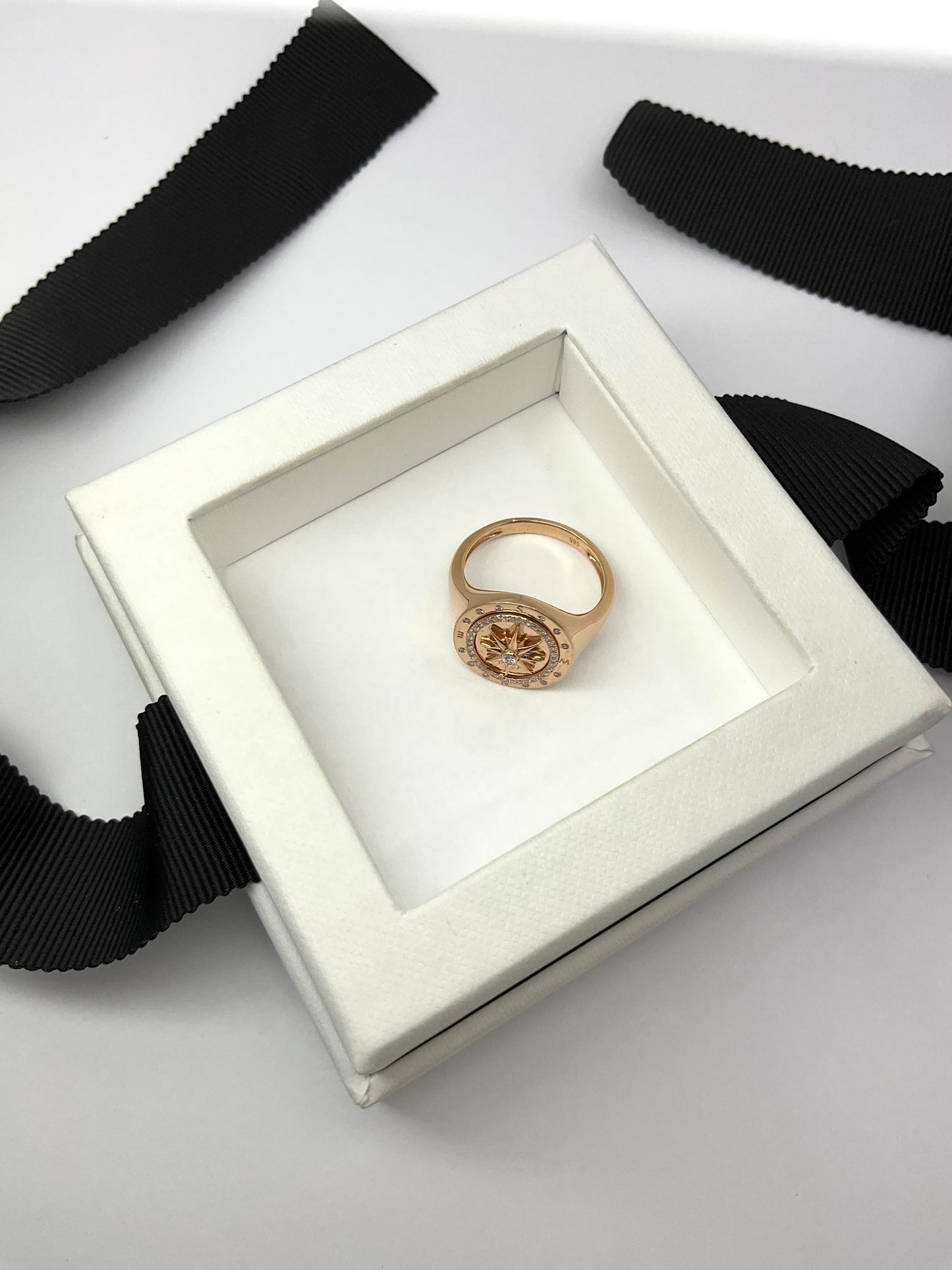 14KR Compass Diamond Ring