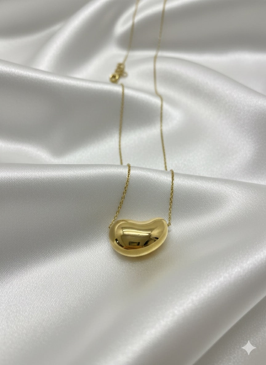 18K Gold Necklace with Puffed Bean Pendant on the chain 18”