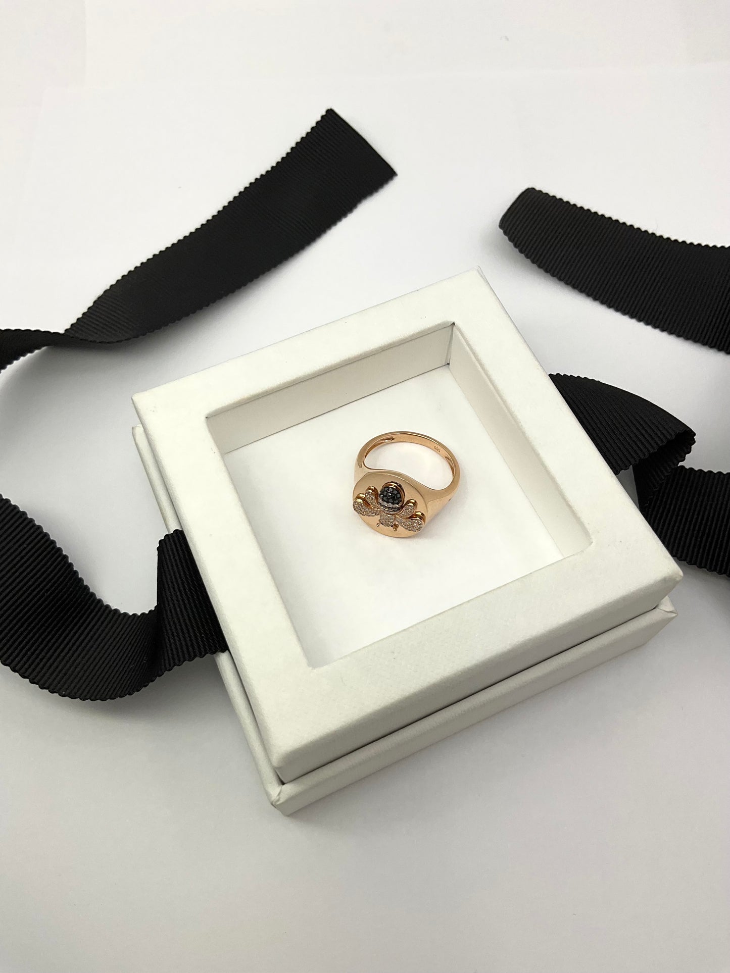 14KR Gold Bee Diamond Ring