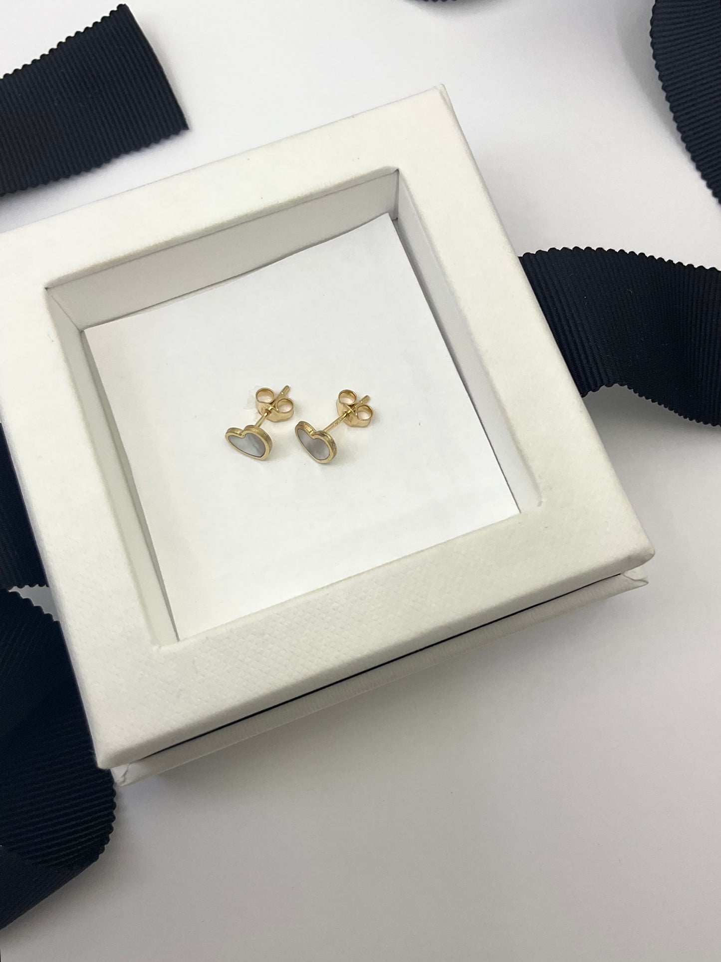 14K Gold Mother Pearl Heart Stud Earrings