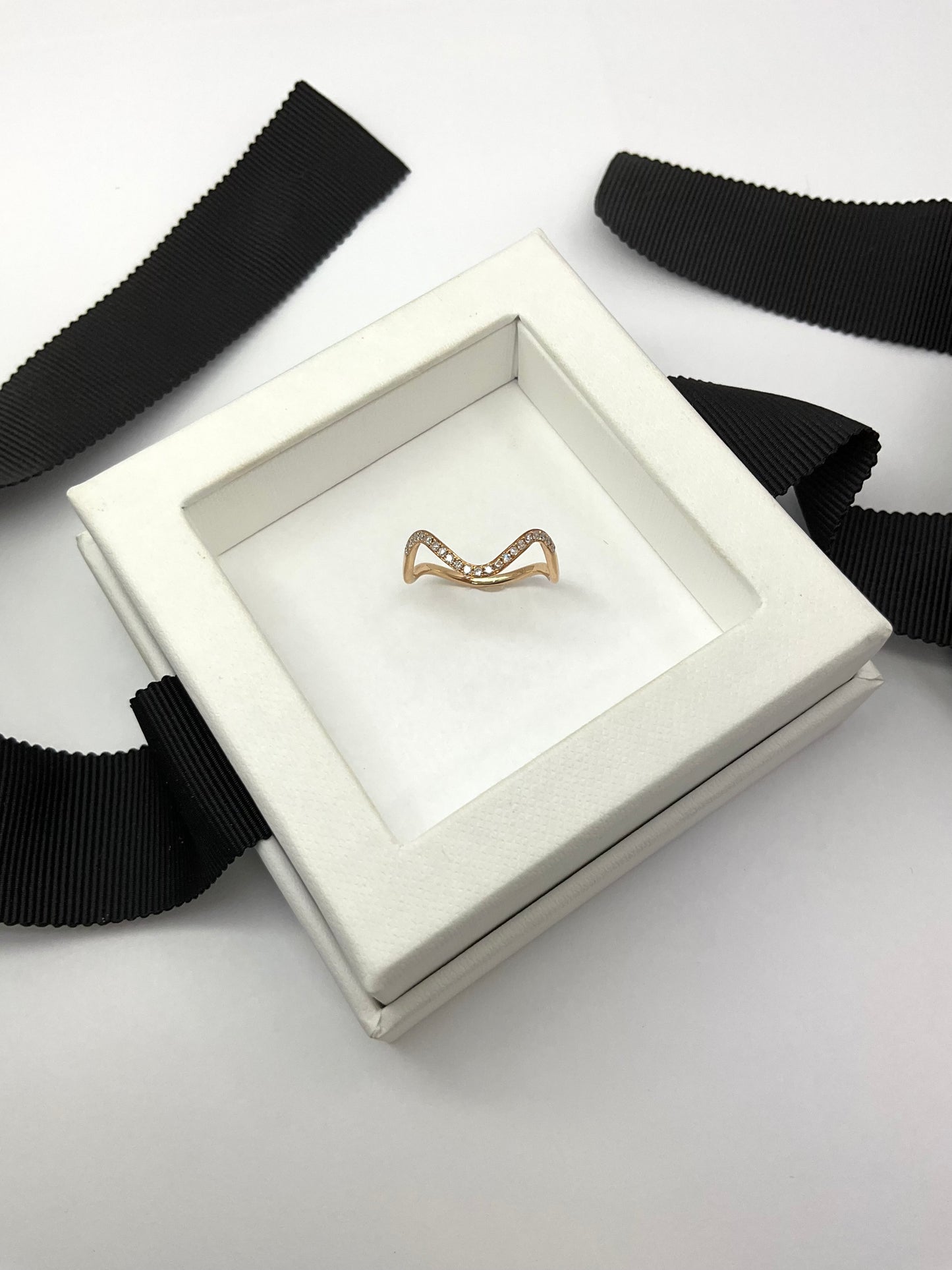 14KY Gold Wave Diamond Ring