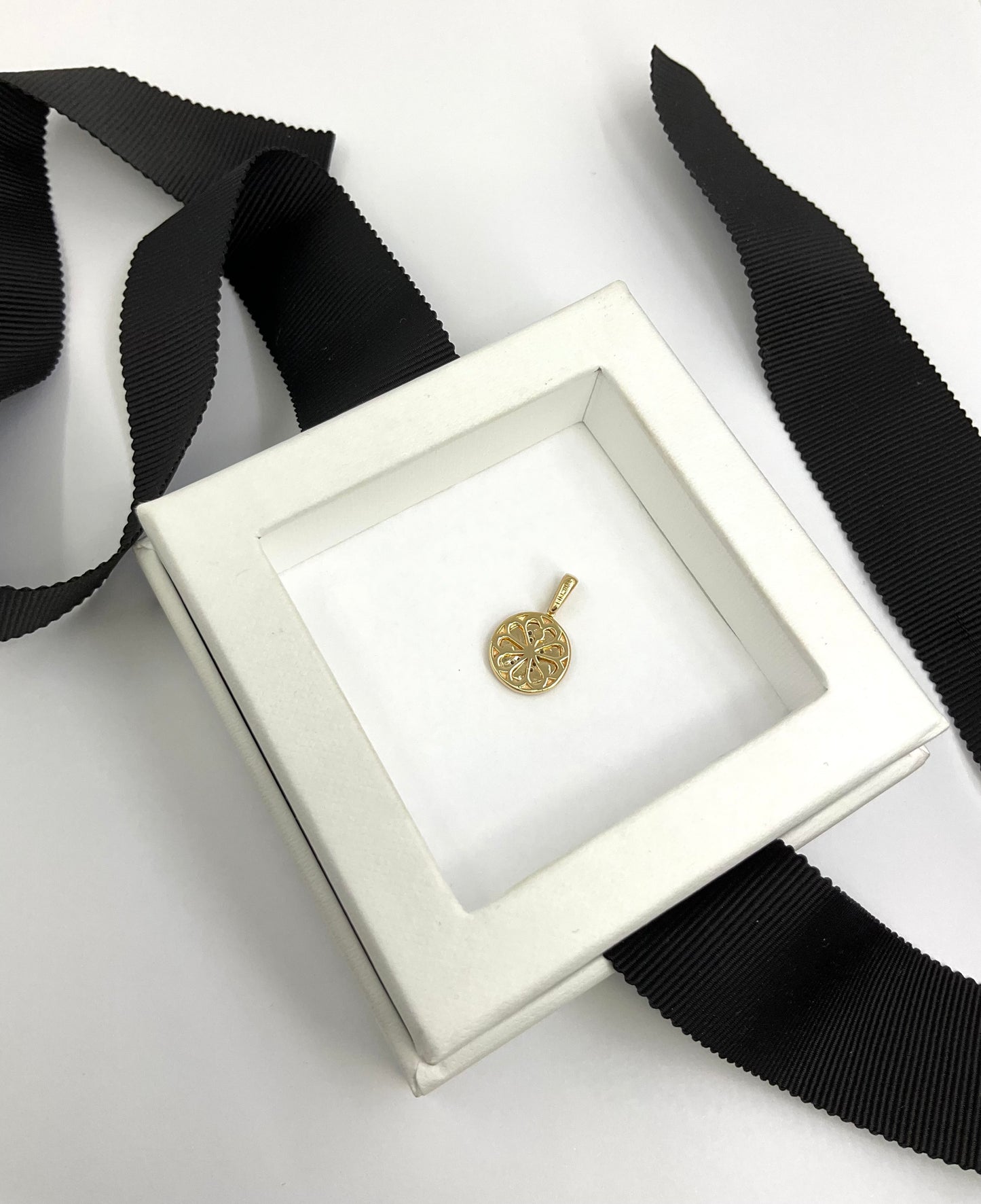 14KY Solid Gold Initial Pendant with Natural Diamonds
