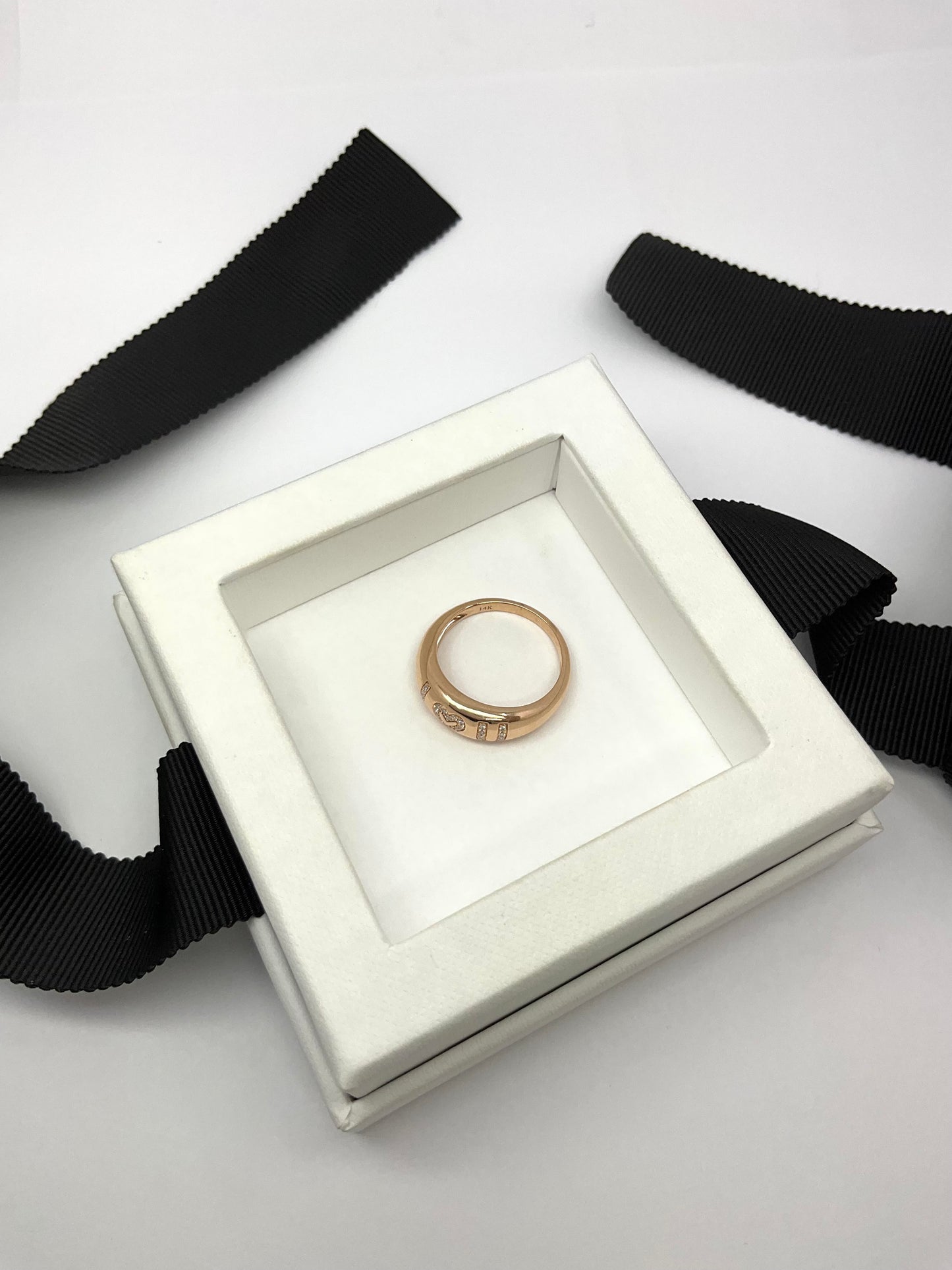 14KY Gold ILU Diamond Ring