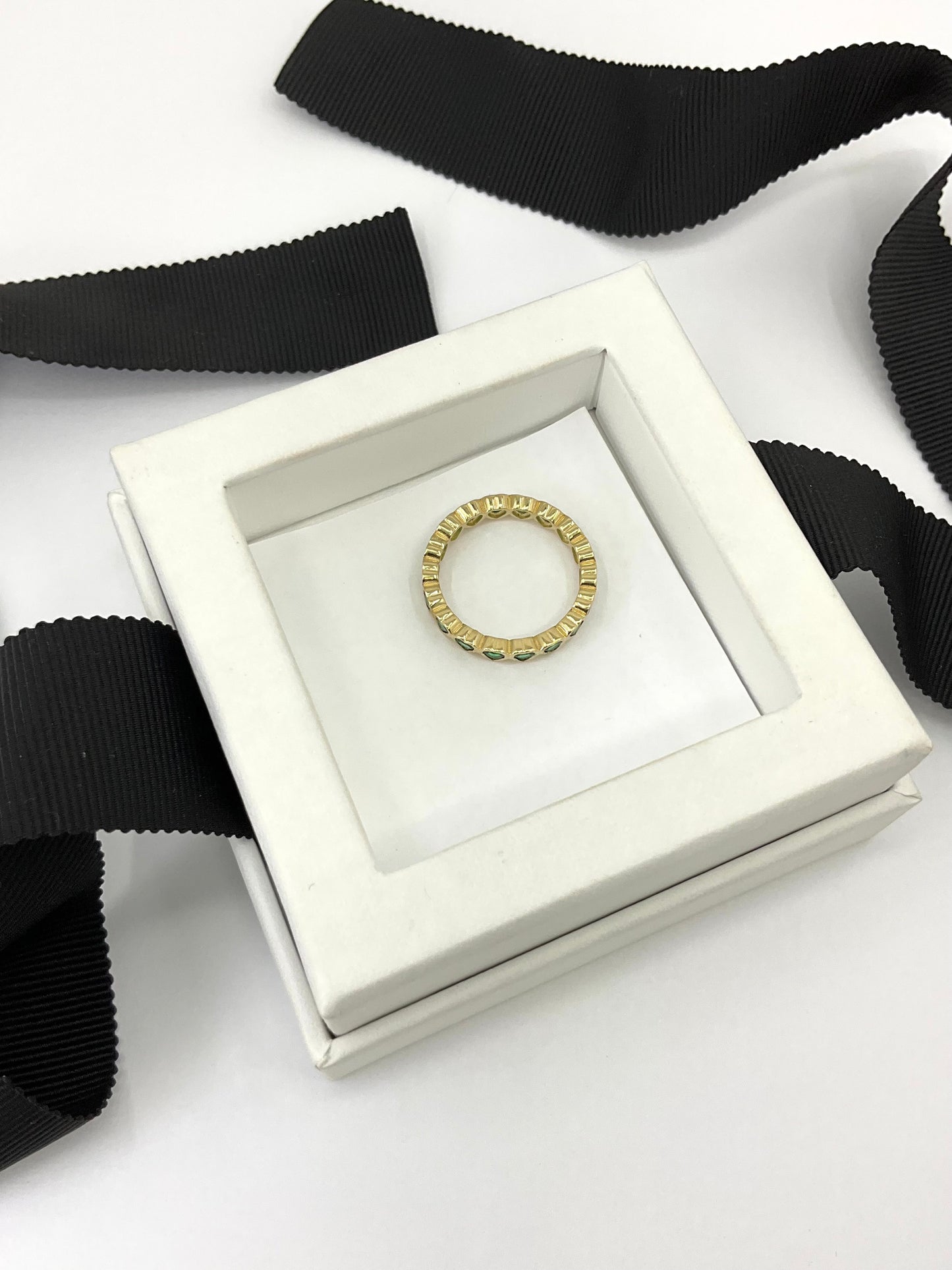 14k Solid Gold Eternity Heart Band