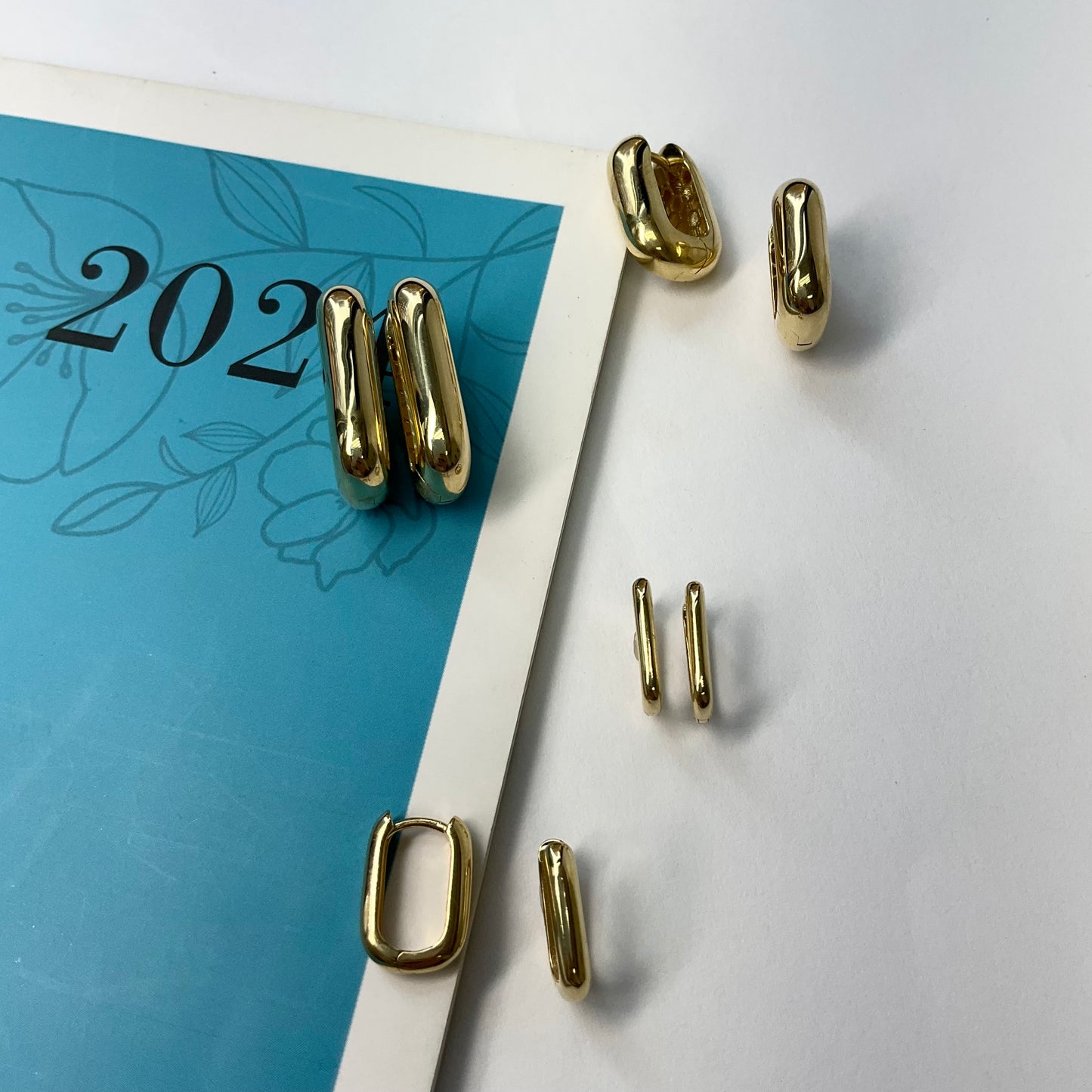18K Huggie Hoop Earrings