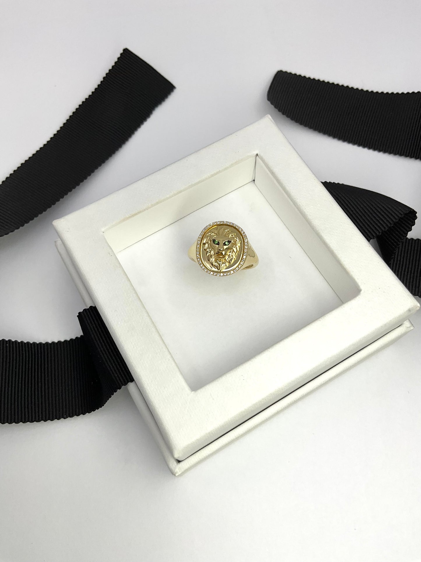 14KY Gold Lion Diamond Ring