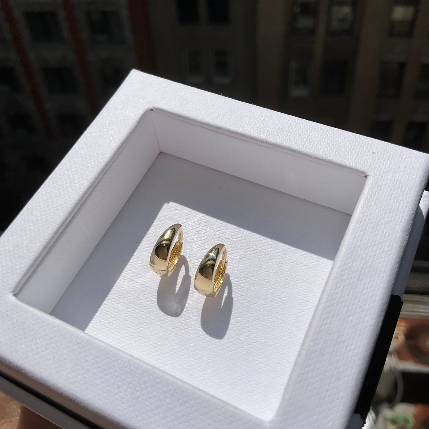 18K Solid Gold V-shaped Huggie Hoop Earrings
