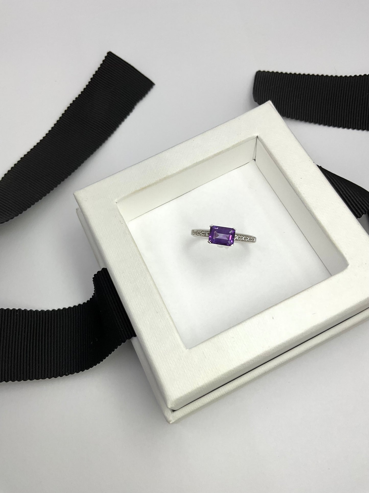 14KW Gold Amethyst Diamond Ring
