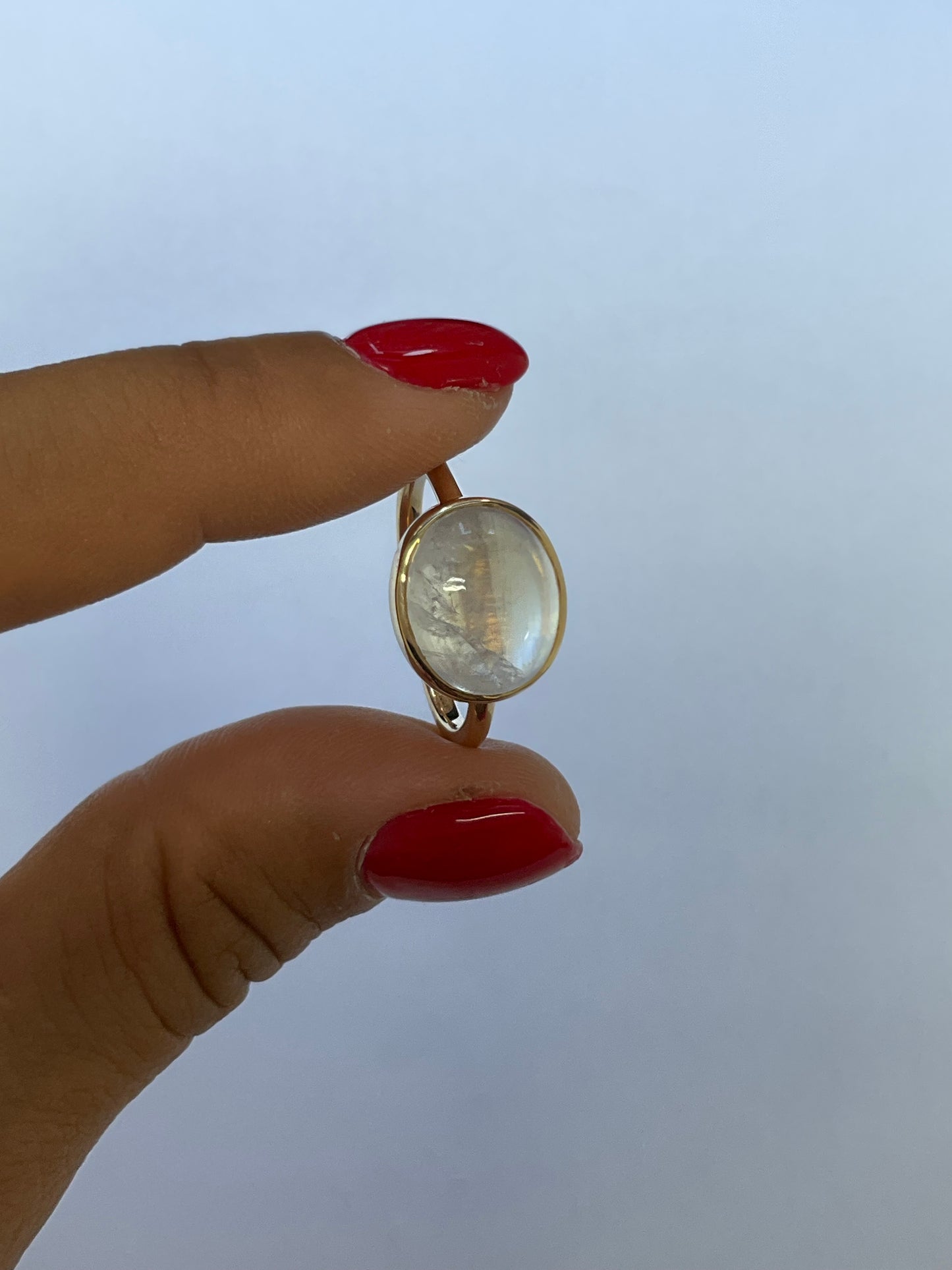14KY Gold 8.7ct Cabochon Cut Moon Stone Ring