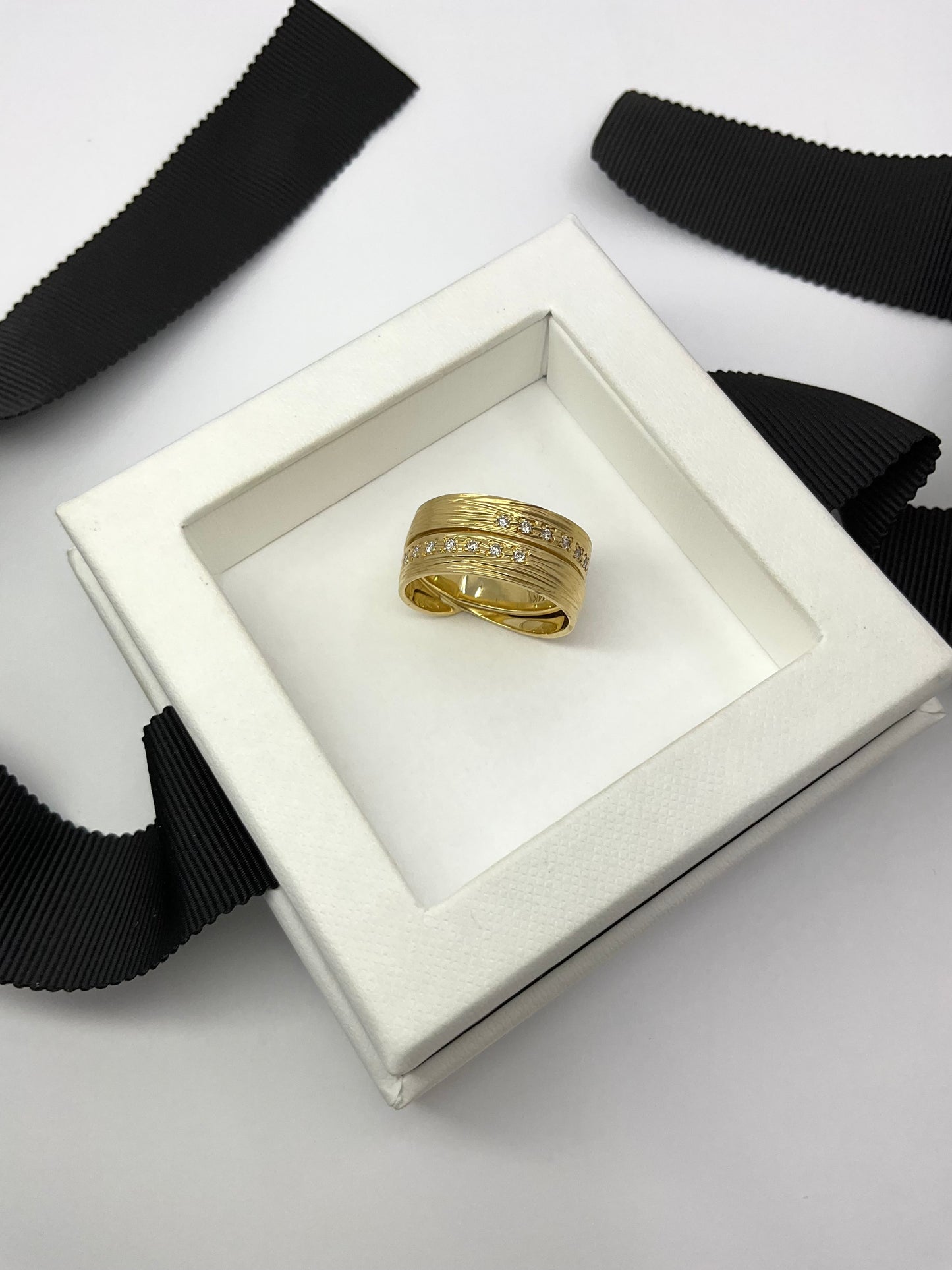 14KY Gold Rustic Finish Diamond Ring