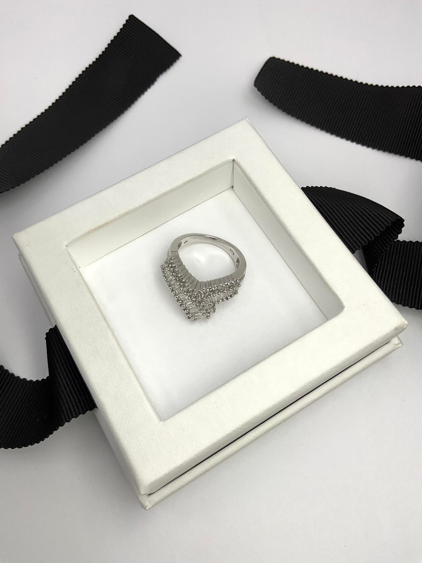 14KW Crown Diamond Ring