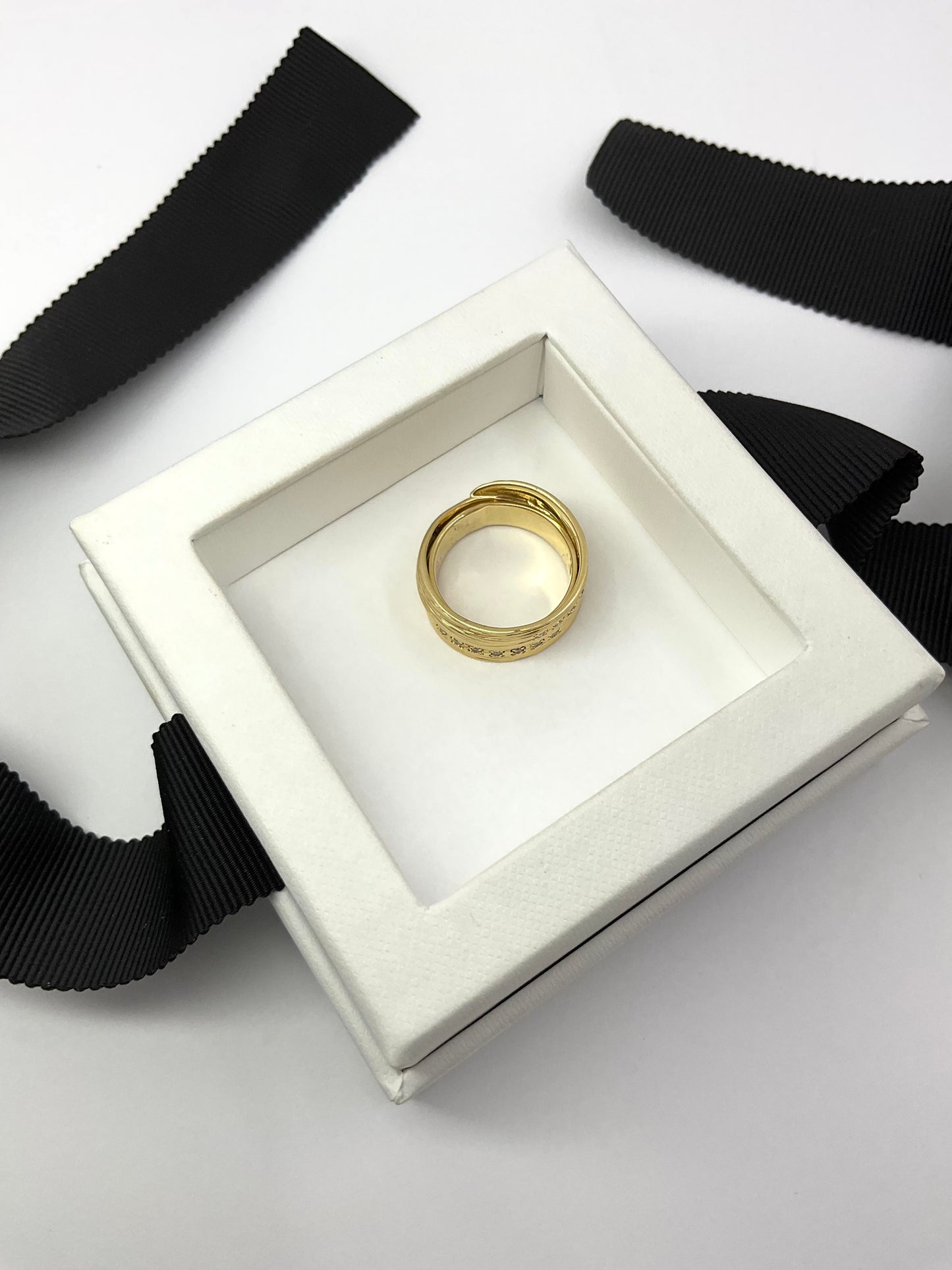 14KY Gold Rustic Finish Diamond Ring