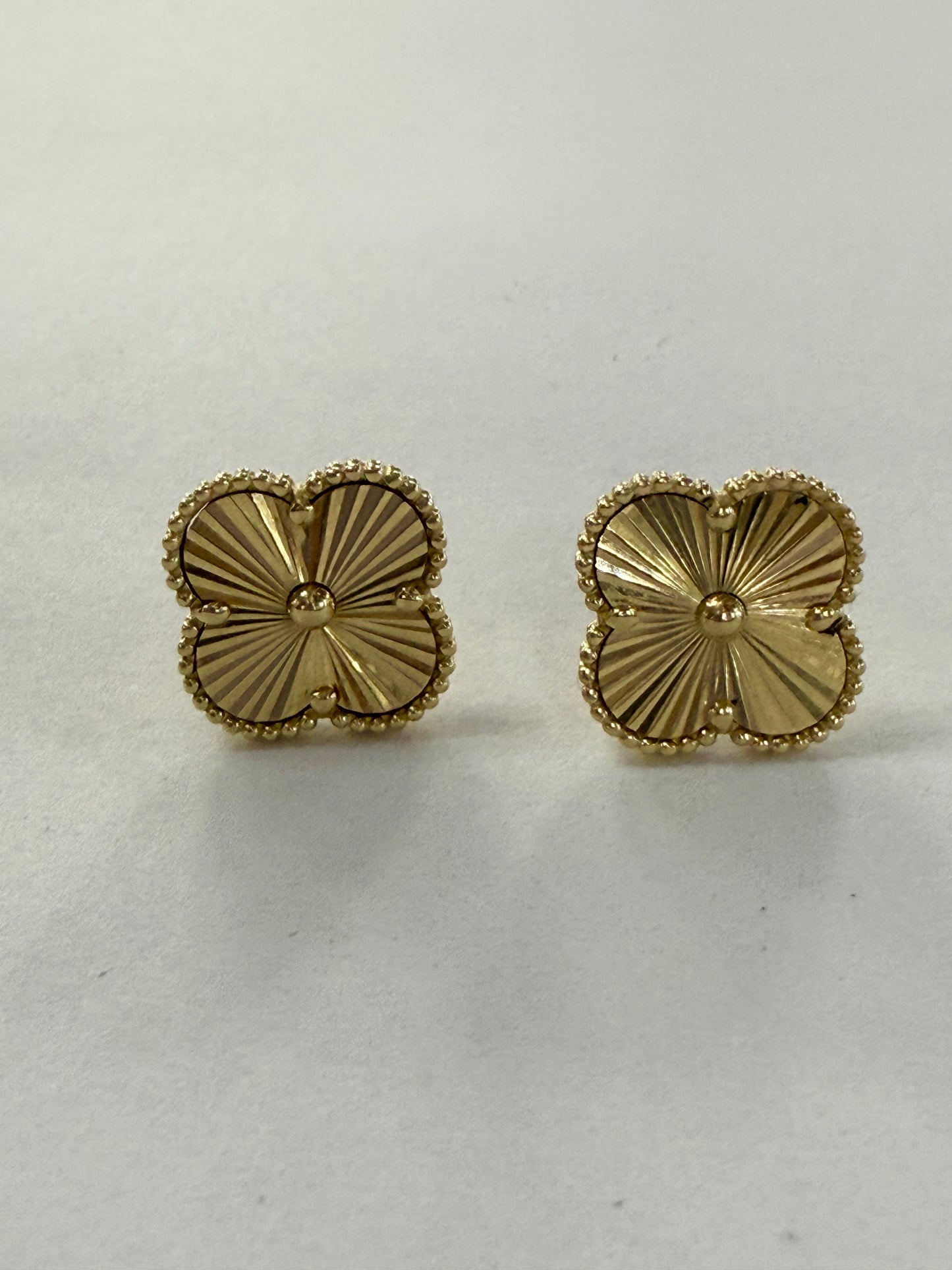 14K Gold Clover Shaped Studs Earrings