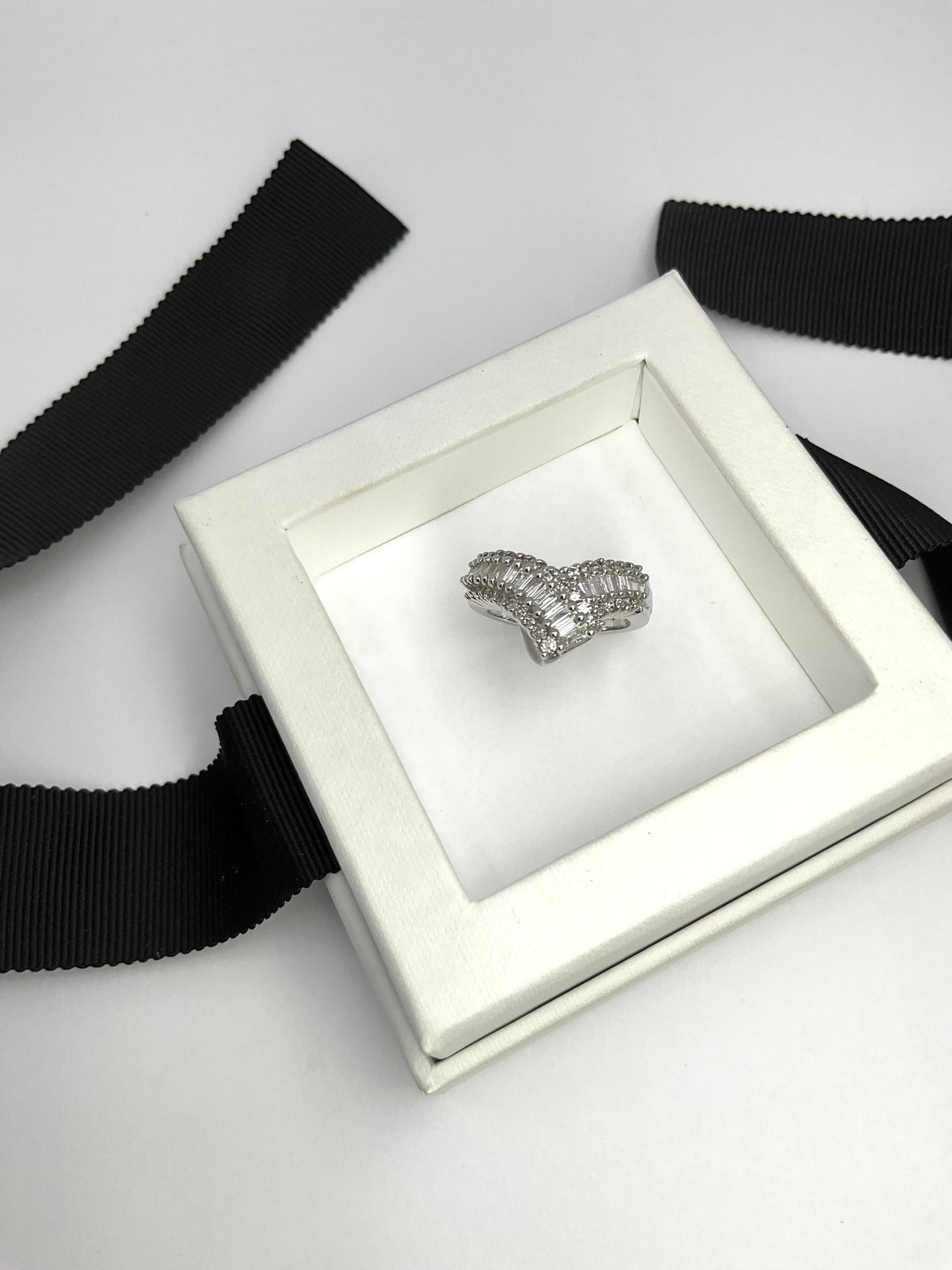 14KW Crown Diamond Ring