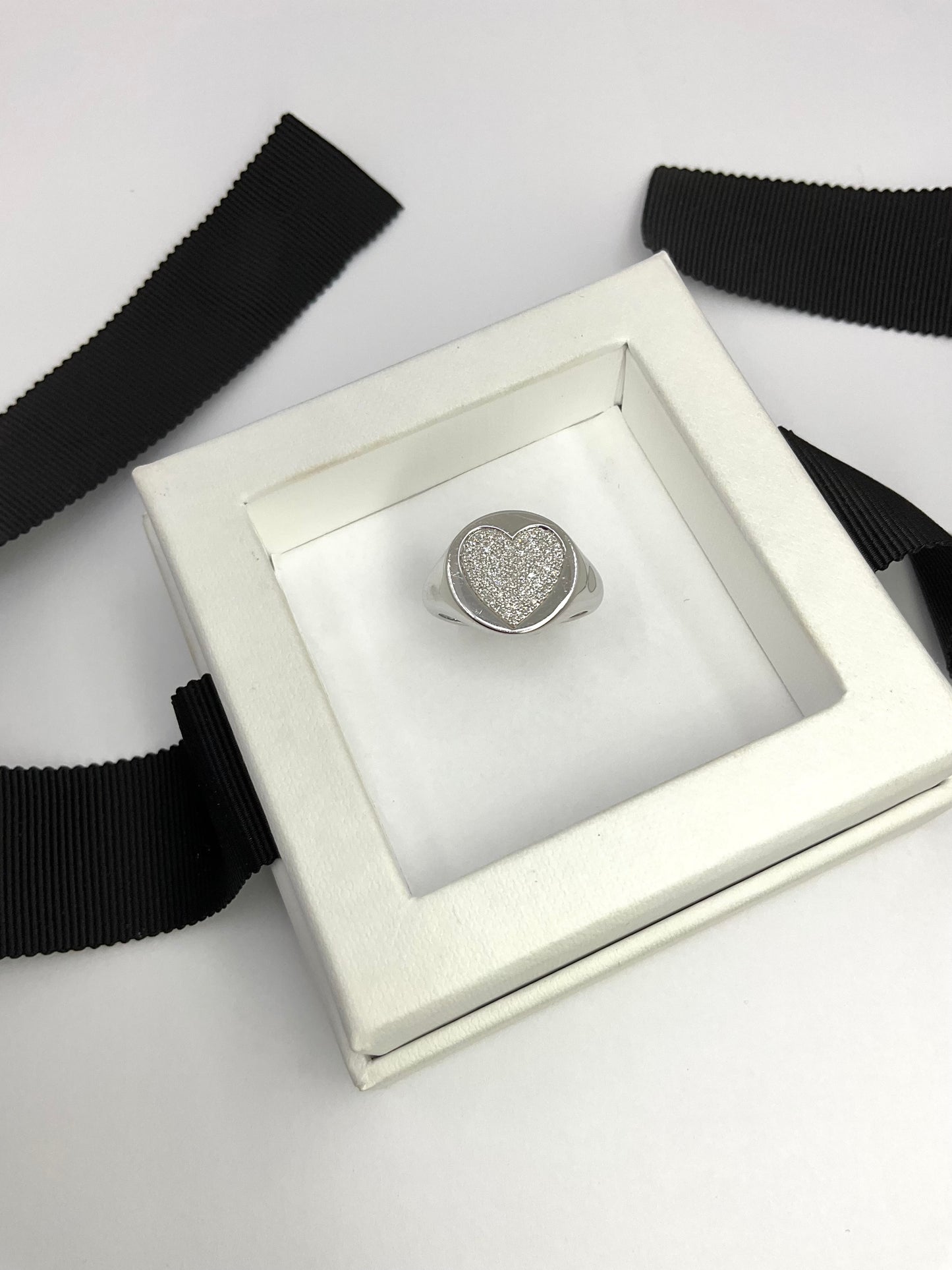 14KW Gold Heart Diamond Ring