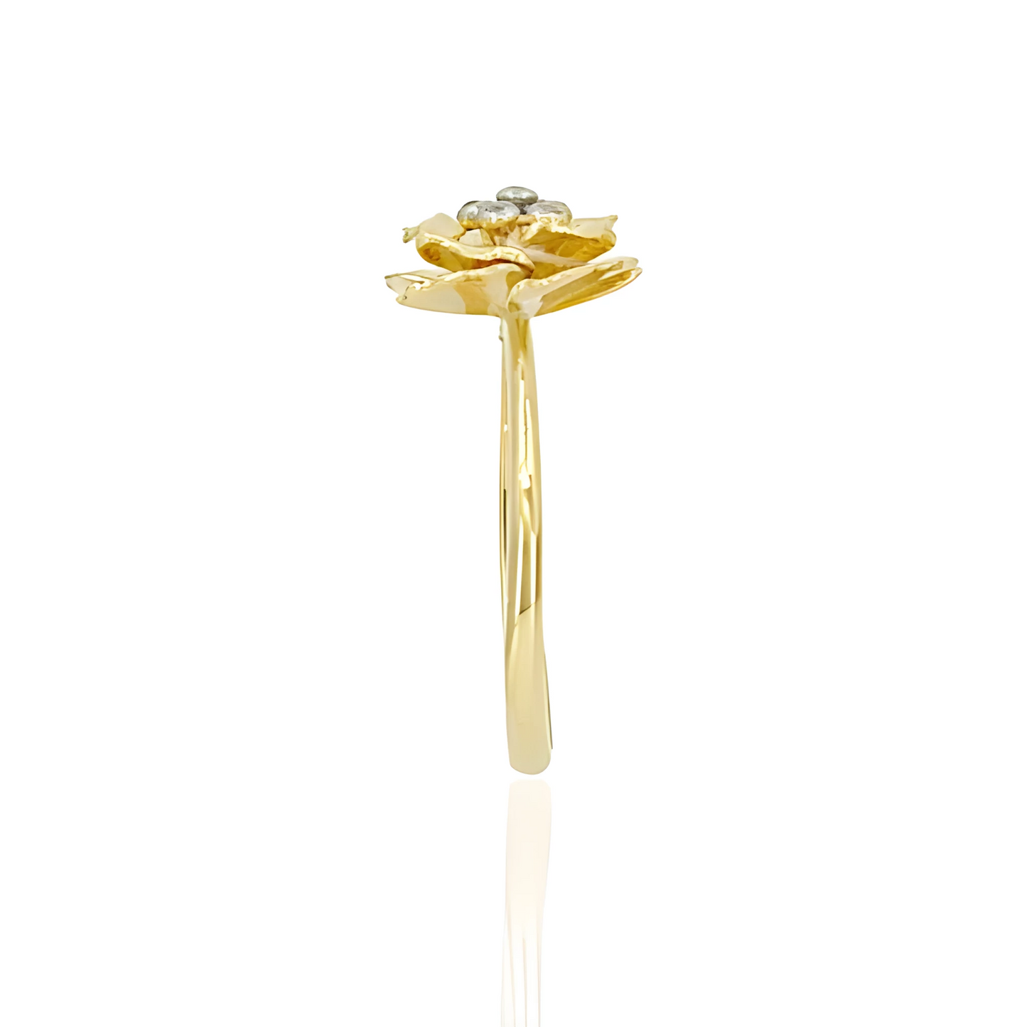 14K Gold Pretty Flower Ring