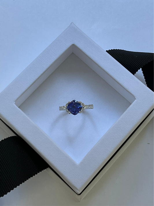 18KY Gold 2.00ct Tanzanite and Diamonds Ring