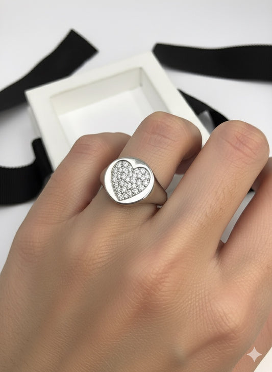 14KW Gold Heart Diamond Ring