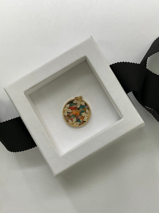 14KY Gold Round Oyster Turquoise Medallion Pendant with Diamonds