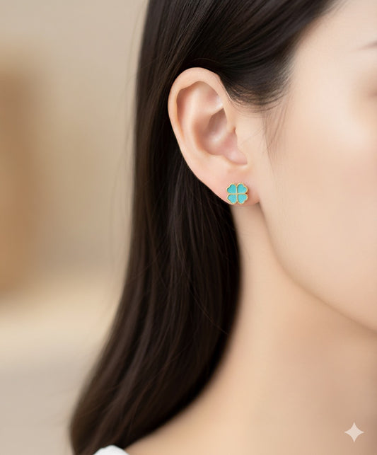 14K Gold Mother Pearl Flower Stud Earrings