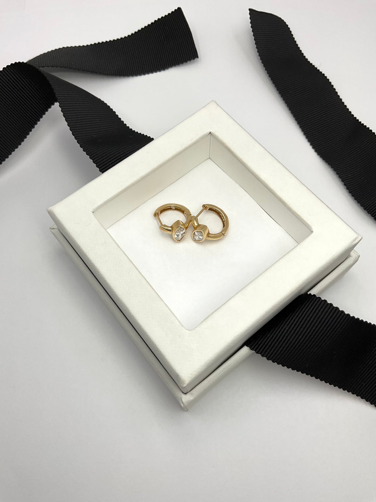 14K 1.00Ct Lab Grown Marquise Cut Diamond Huggie Earrings