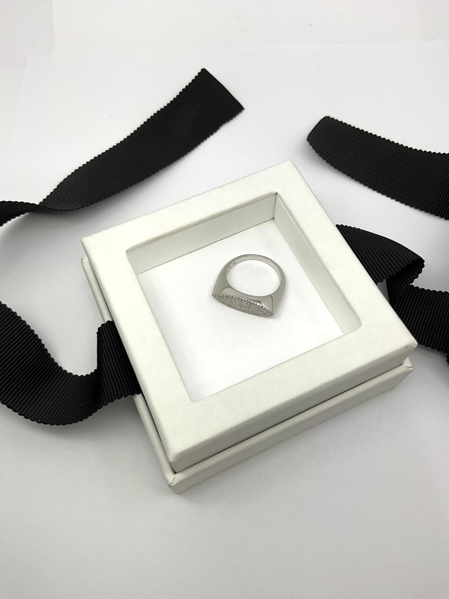 14KW Boat Gold Diamond Ring