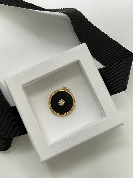 14K Gold Round Onyx Medallion Pendant with With Diamond Cluster