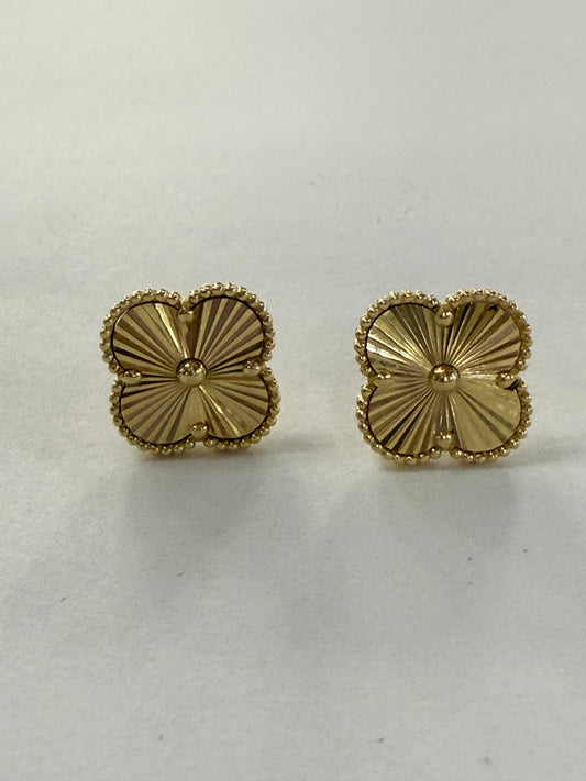 14K Gold Clover Shaped Studs Earrings