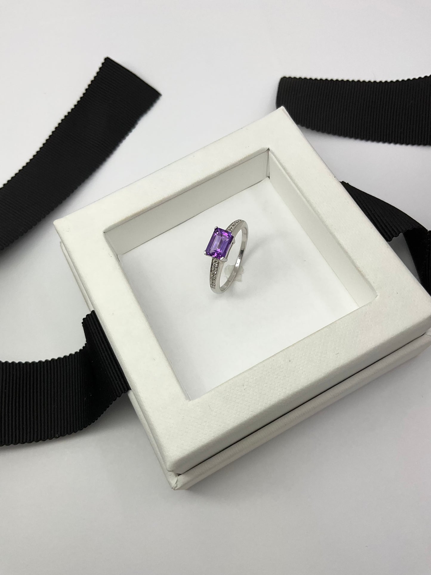 14KW Gold Amethyst Diamond Ring