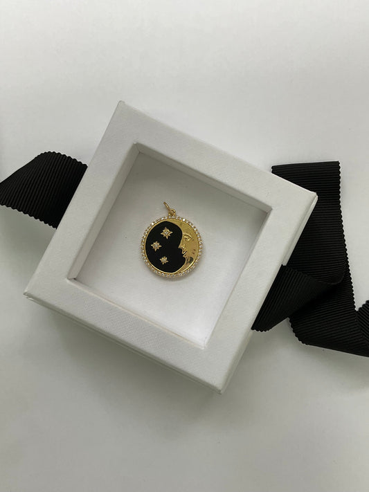 Gold Round Onyx Medallion Pendant with With Gold Moon And Diamond Star